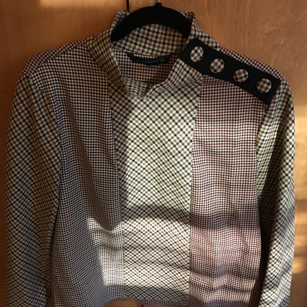 Lightly worn Zara blouse